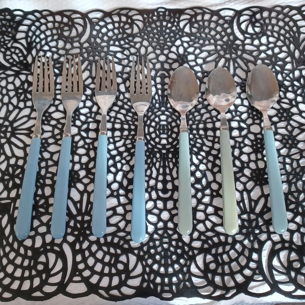IMPERIAL STAINLESS TAIWAN 4 FORKS 3 SPOONS BLUE PLASTIC HANDLES USED CONDITION